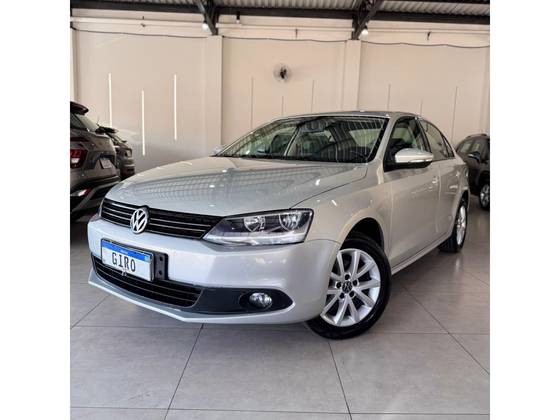 VOLKSWAGEN JETTA 2.0 COMFORTLINE FLEX 4P MANUAL